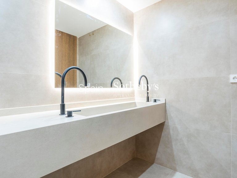 Apartment for Sale in Madrid, Madrid 44