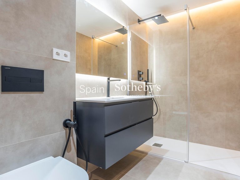 Apartment for Sale in Madrid, Madrid 41
