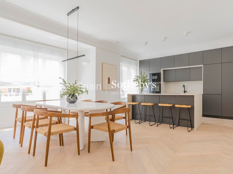 Apartment for Sale in Madrid, Madrid 5