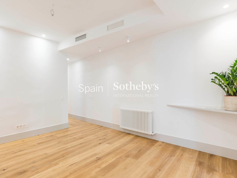 Apartment for Sale in Madrid, Madrid 11