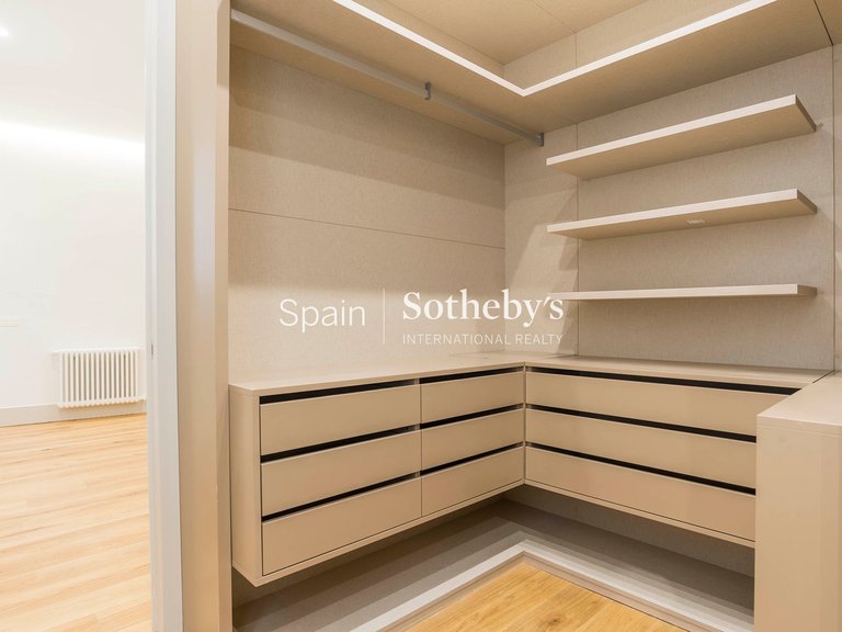 Apartment for Sale in Madrid, Madrid 17