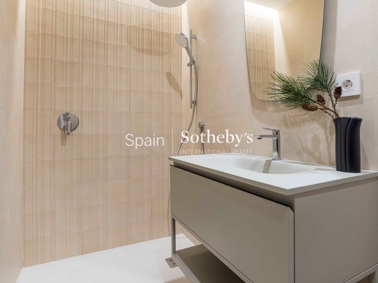 Apartment for Sale in Madrid, Madrid 36