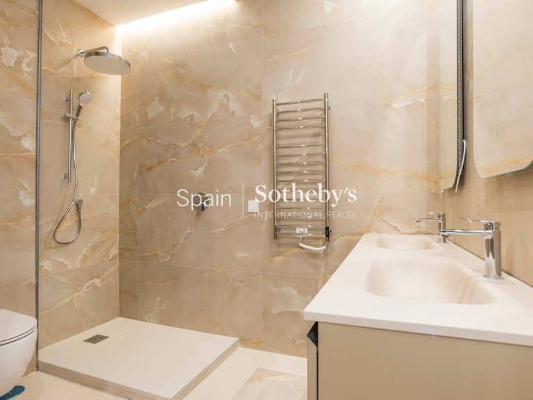 Apartment for Sale in Madrid, Madrid 25
