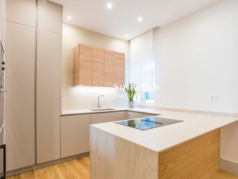 Apartment for Sale in Madrid, Madrid 16