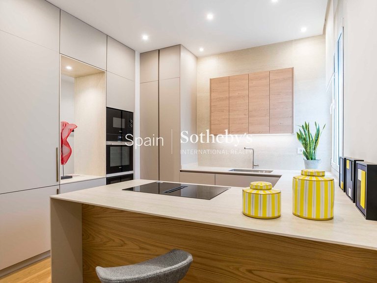 Apartment for Sale in Madrid, Madrid 17