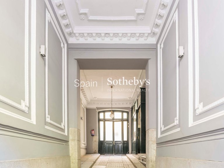 Penthouse for Rent in Madrid, Madrid 36