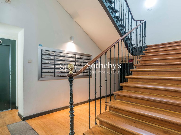 Penthouse for Rent in Madrid, Madrid 37