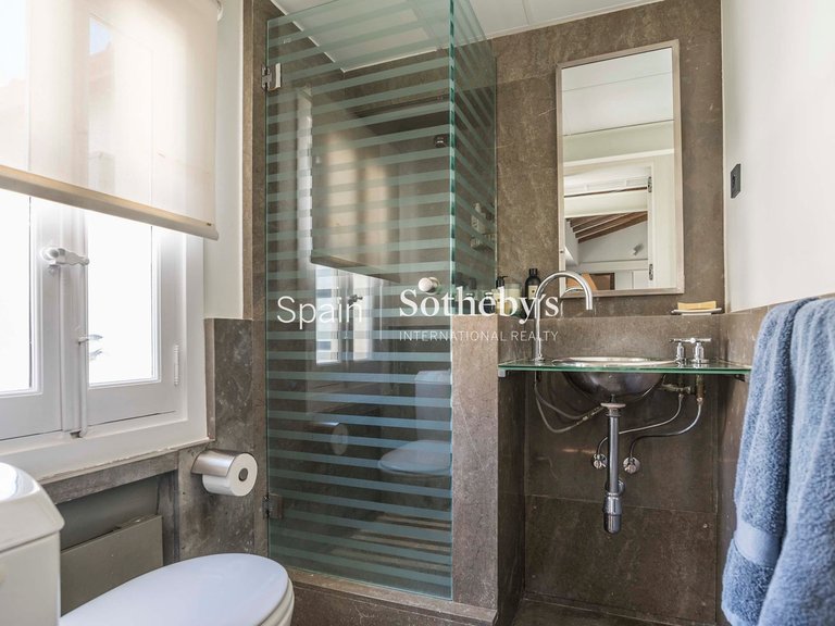 Penthouse for Rent in Madrid, Madrid 35