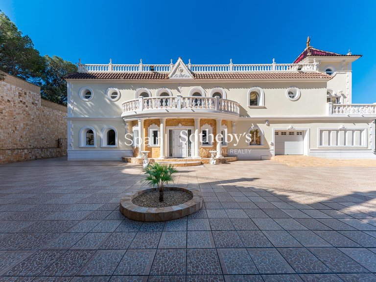 Villa for Sale in Altea, Alicante 3