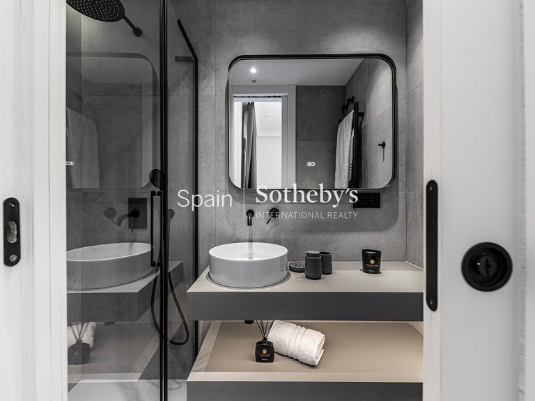 Apartment for Sale in Madrid, Madrid 11