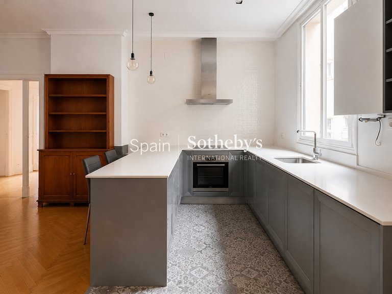 Apartment for Sale in Madrid, Madrid 5