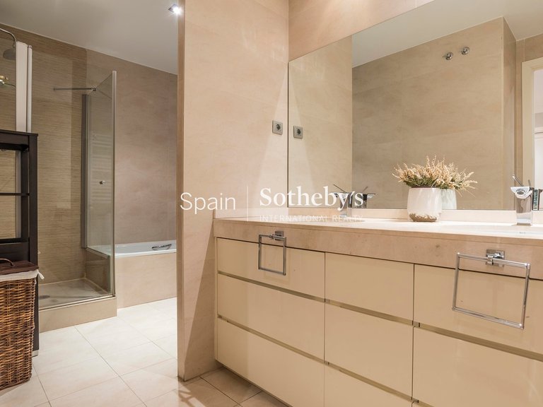 Apartment for Sale in Madrid, Madrid 24