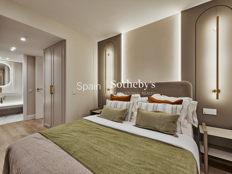 Apartment for Sale in Madrid, Madrid 18
