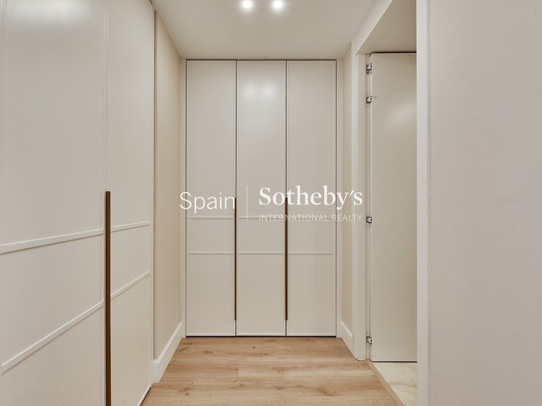 Apartment for Sale in Madrid, Madrid 27