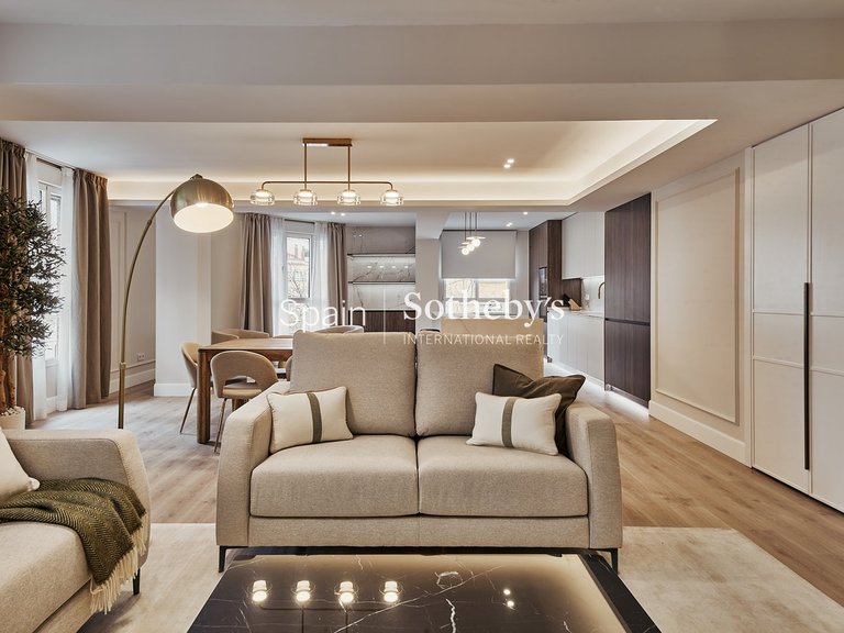 Apartment for Sale in Madrid, Madrid 5