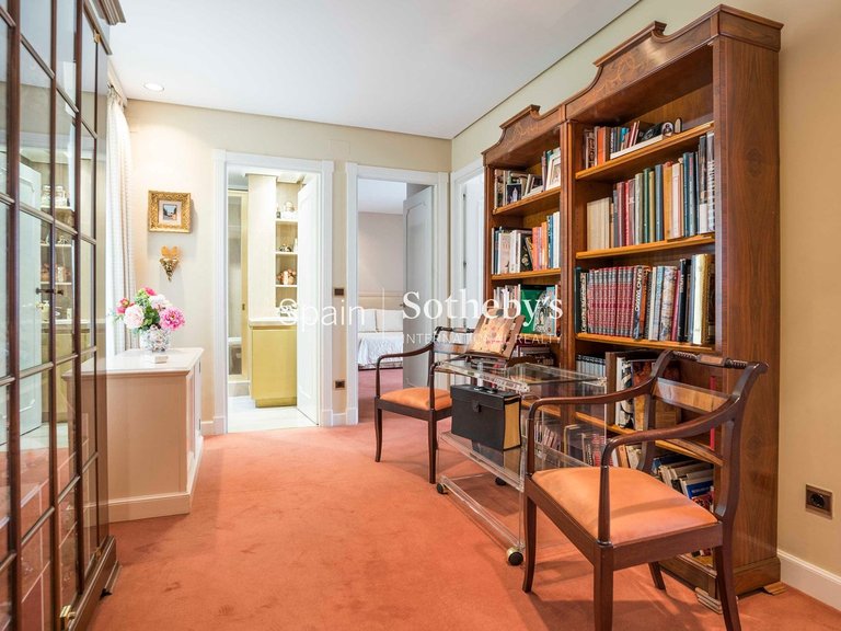 Apartment for Sale in Madrid, Madrid 11