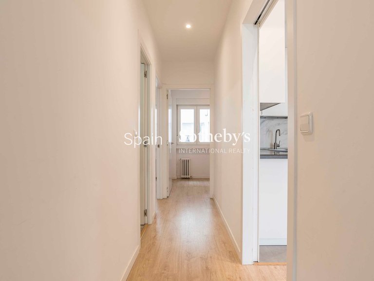 Apartment for Sale in Madrid, Madrid 18