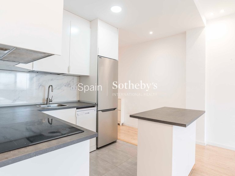 Apartment for Sale in Madrid, Madrid 16