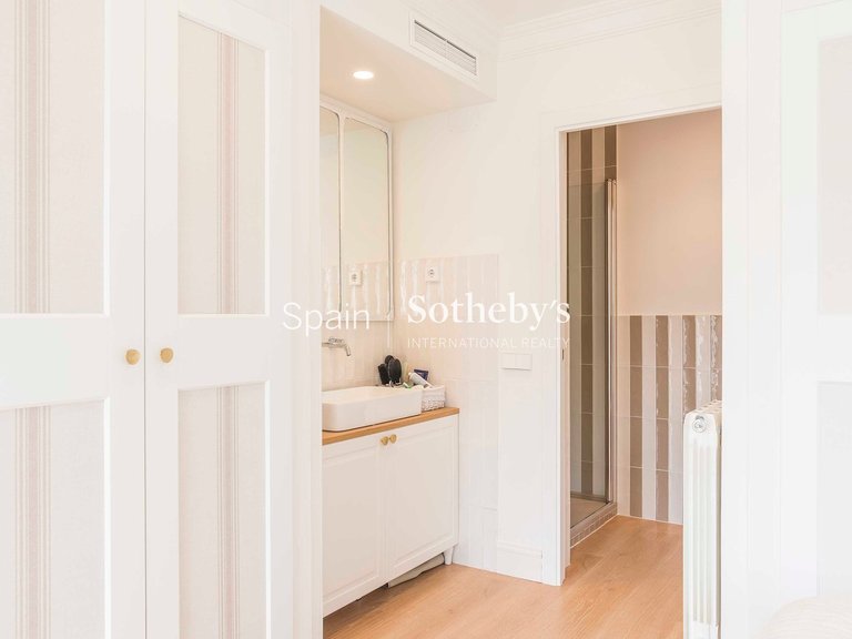 Apartment for Sale in Madrid, Madrid 24