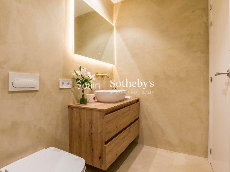 Apartment for Sale in Madrid, Madrid 35