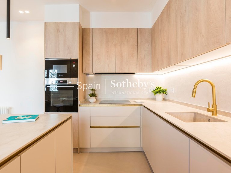 Apartment for Sale in Madrid, Madrid 17