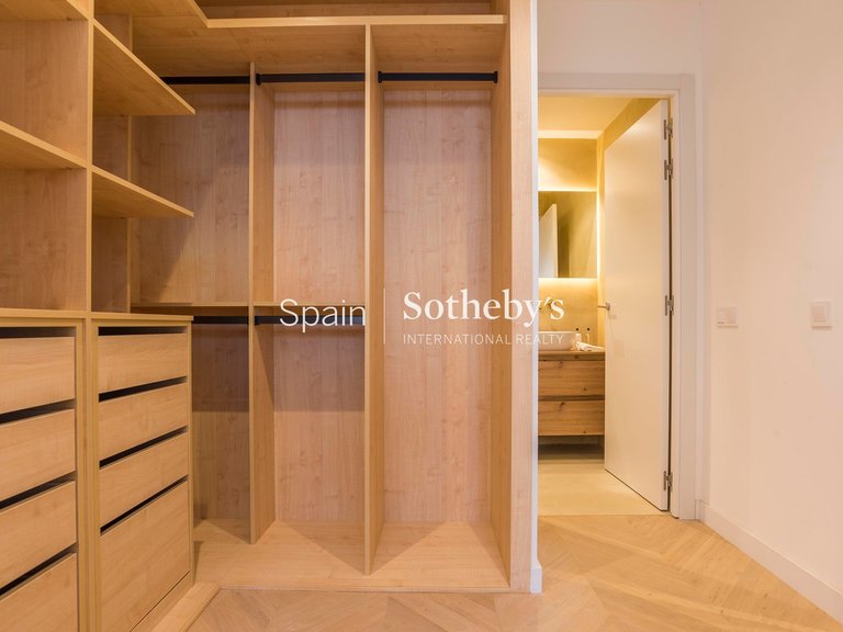Apartment for Sale in Madrid, Madrid 32