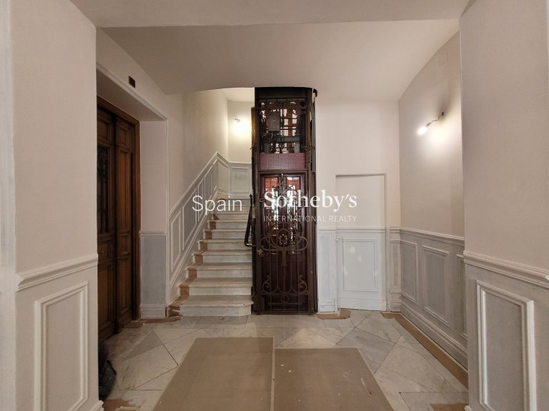 Apartment for Sale in Madrid, Madrid 18
