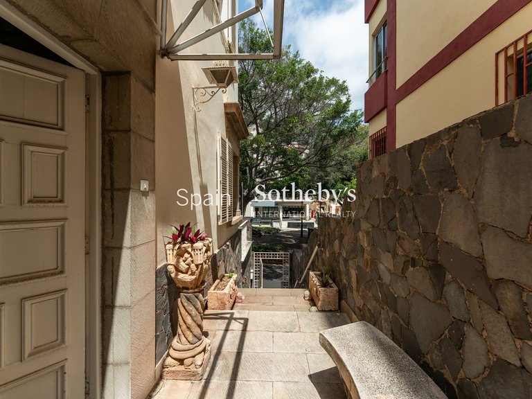 Town House for Sale in Santa Cruz De Tenerife, Tenerife 2
