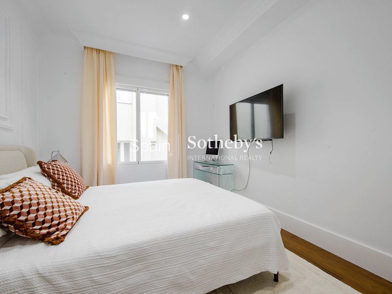 Apartment for Sale in Madrid, Madrid 18