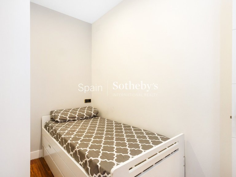 Apartment for Sale in Madrid, Madrid 18