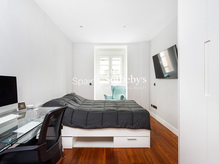 Apartment for Sale in Madrid, Madrid 11