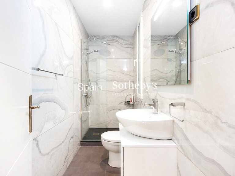 Apartment for Sale in Madrid, Madrid 16