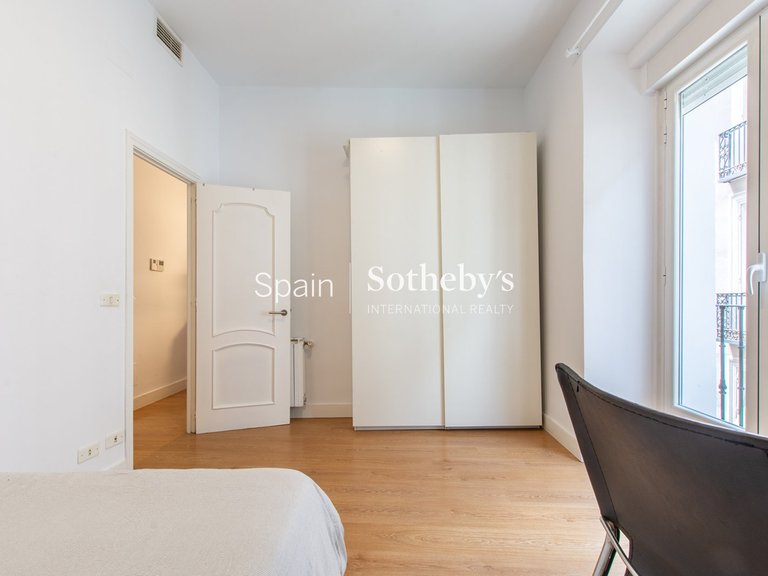 Apartment for Sale in Madrid, Madrid 16