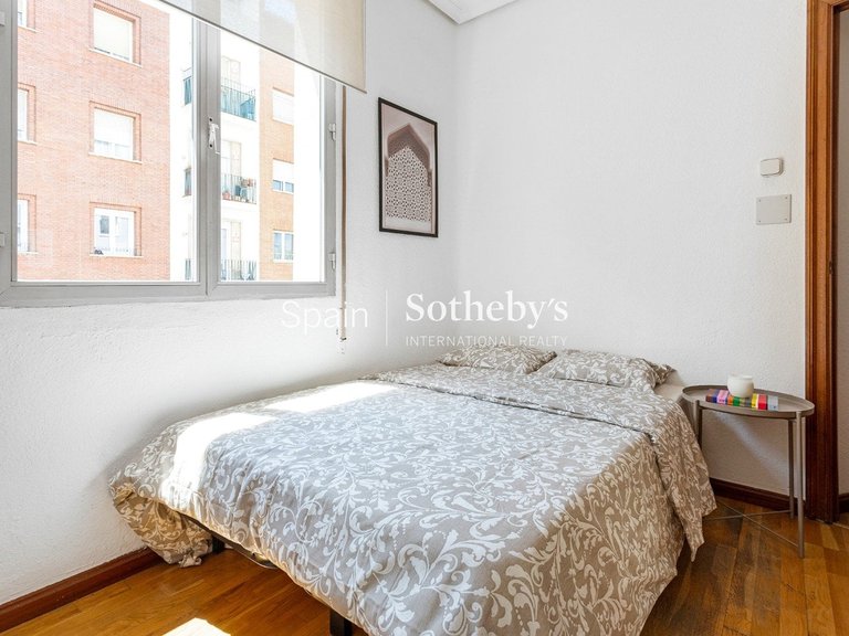 Apartment for Sale in Madrid, Madrid 18