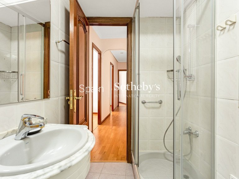 Apartment for Sale in Madrid, Madrid 22