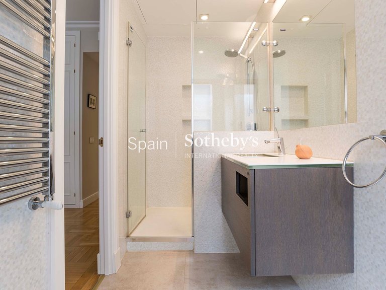 Apartment for Sale in Madrid, Madrid 36