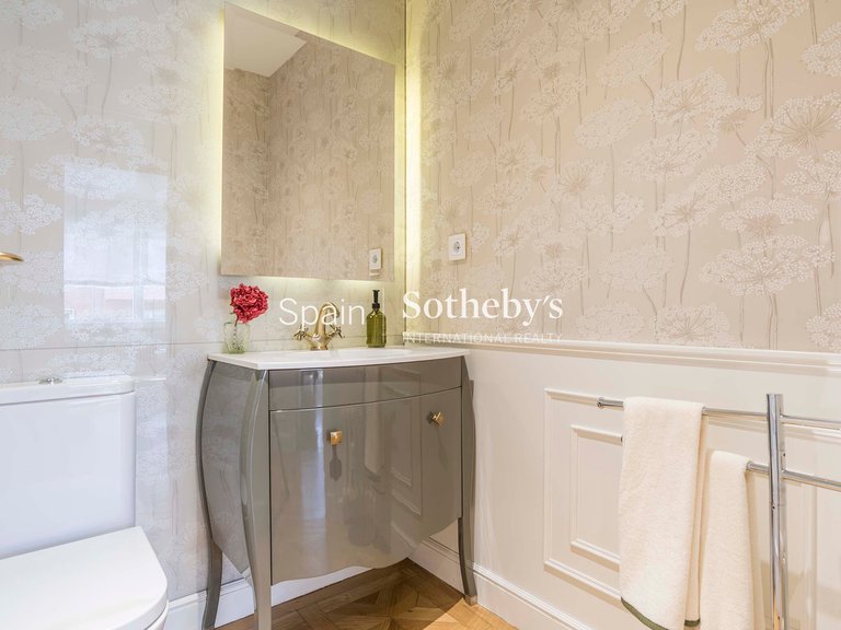 Apartment for Sale in Madrid, Madrid 39