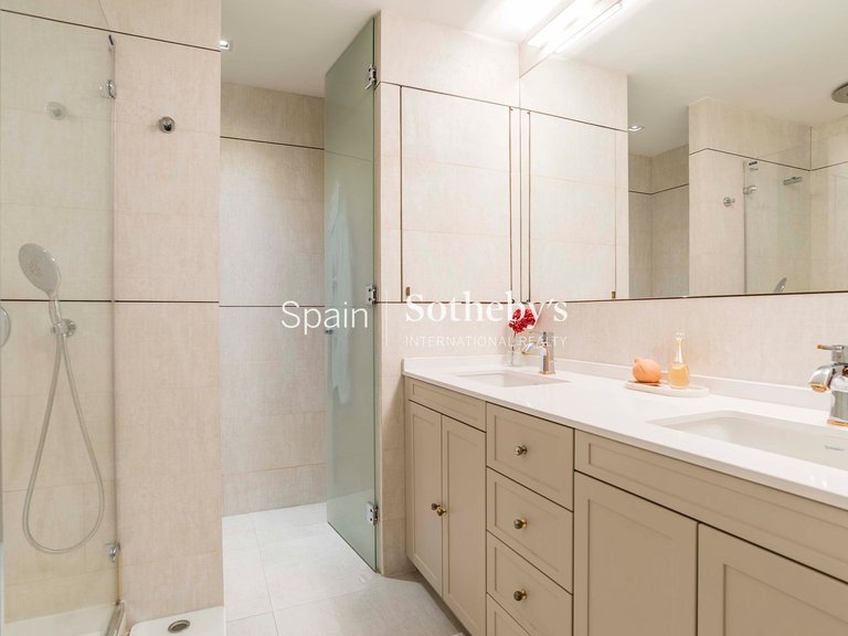 Apartment for Sale in Madrid, Madrid 32