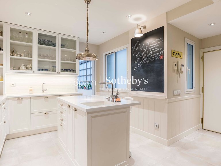 Apartment for Sale in Madrid, Madrid 22