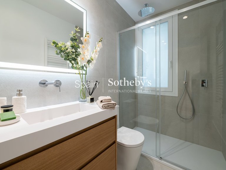 Apartment for Sale in Madrid, Madrid 17