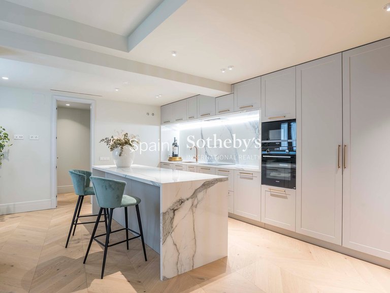 Apartment for Sale in Madrid, Madrid 17