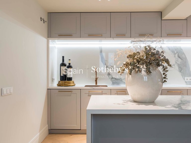 Apartment for Sale in Madrid, Madrid 16