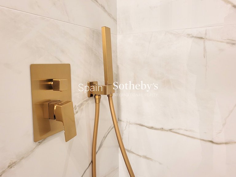 Apartment for Sale in Madrid, Madrid 16