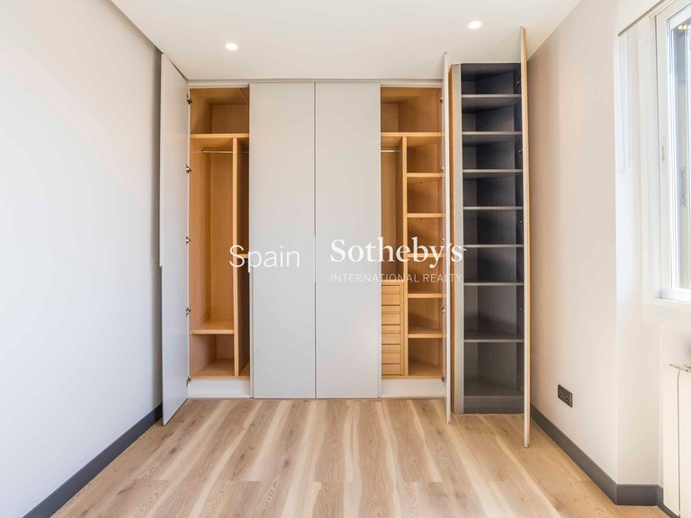 Apartment for Sale in Madrid, Madrid 17