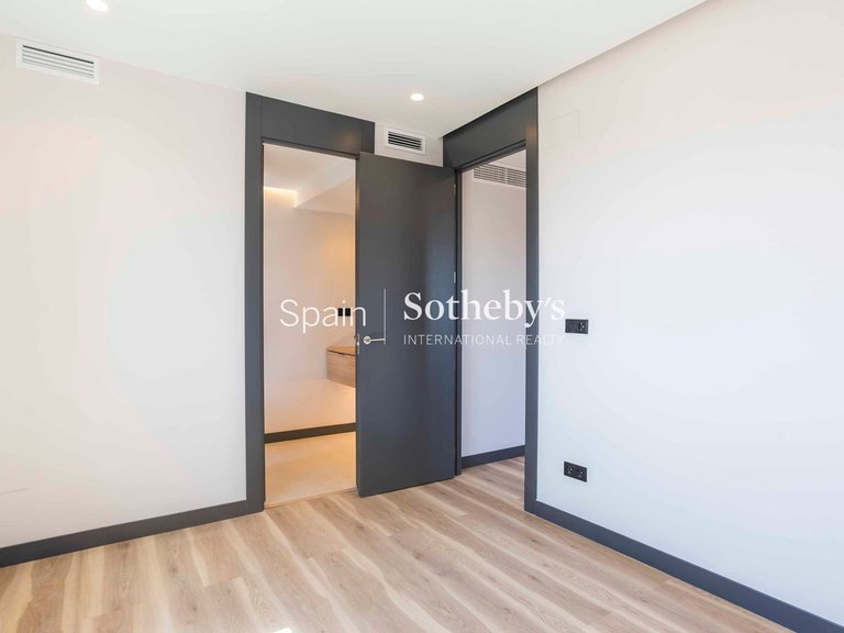 Apartment for Sale in Madrid, Madrid 18