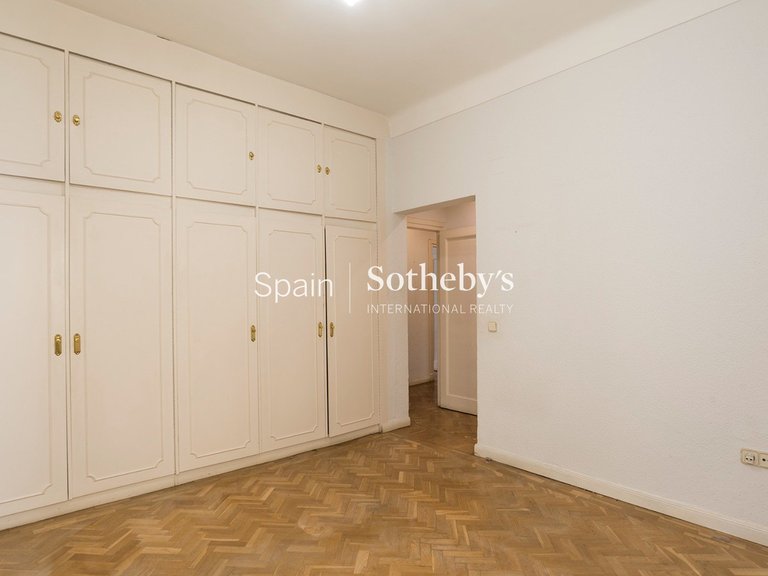 Apartment for Sale in Madrid, Madrid 8
