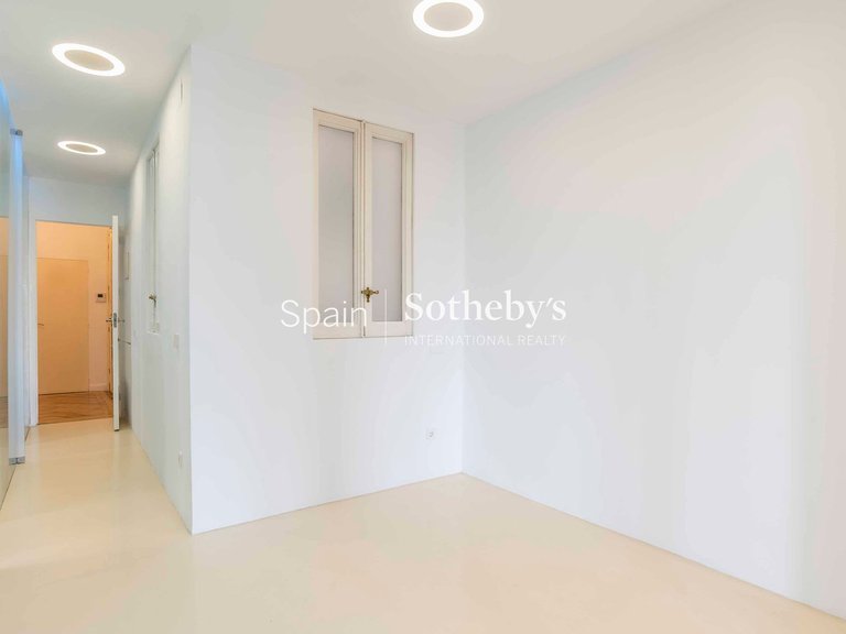 Apartment for Sale in Madrid, Madrid 16