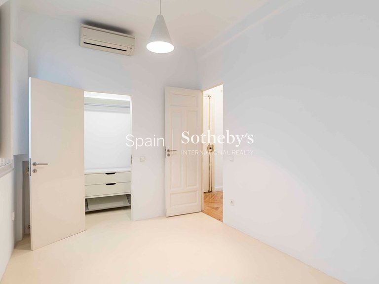 Apartment for Sale in Madrid, Madrid 18