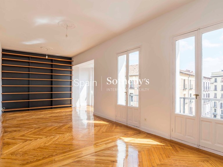 Apartment for Sale in Madrid, Madrid 5