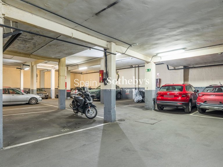 Penthouse for Sale in Madrid, Madrid 37